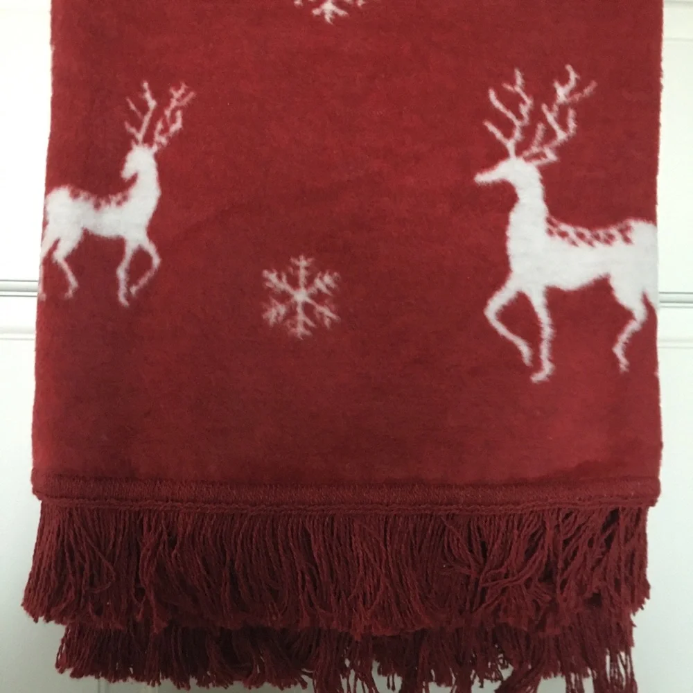 Made in Portugal Red Throw Blanket Reindeer Snowflakes Cozy Holiday Gift NWT